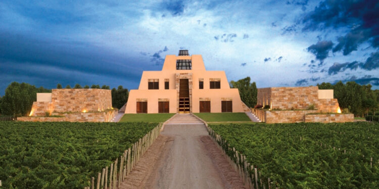 La bodega Catena Zapata homenajea los 120 años de la presencia argentina en la Antártida