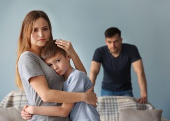 ¿Es malo ser un padre o madre helicóptero?