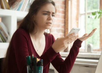 Teléfono, correo electrónico, notificaciones…: ¿Cómo reacciona el cerebro ante las distracciones digitales?