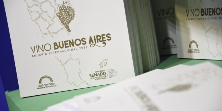 El libro «Vino Buenos Aires» de Luis Vivona fue nominado a los premios internacionales Gourmand Awards 2023