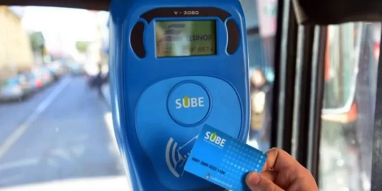 Desde mayo será más caro andar en transporte: A cuánto aumenta el subte, colectivo y peaje