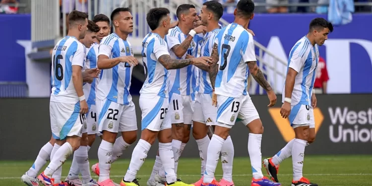 Con Messi como suplente, la Selección argentina le ganó a Ecuador en el primer amistoso previo a la Copa América