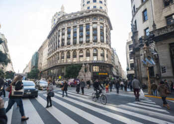 El GCBA dará marcha atrás en su plan de transformar Microcentro al considerarlo muy costoso