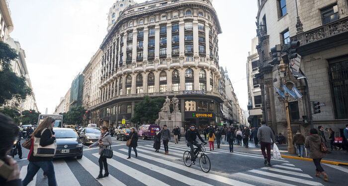 El GCBA dará marcha atrás en su plan de transformar Microcentro al considerarlo muy costoso