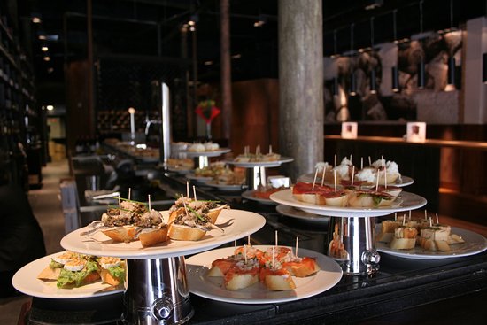 Las virtudes de la cocina vasca: mano a mano con Juani Fuoco, responsable de «Sagardi», la legendaria sidrería vasca con sede en Buenos Aires