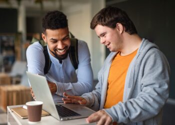 Enseñar desde la discapacidad y otras experiencias de vida: así funciona la codocencia inclusiva