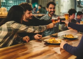 Día del Amigo: quién es el argentino que lo inventó y propuestas para celebrarlo