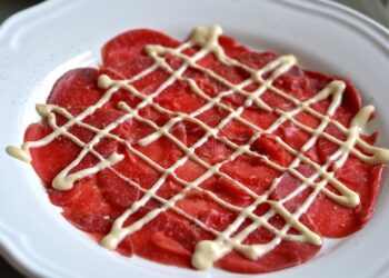 Carpaccio, la historia de un clásico cuyo nombre tiene su origen en la pintura de un cuadro