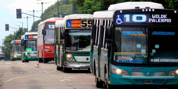 El bolsillo: el Gobierno deja de subsidiar el transporte público en el AMBA