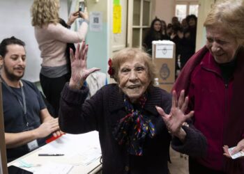 Supercentenarios: cuántas personas de 100 o más años hay en el país y cuáles son las claves de una tendencia que se asienta en el mundo