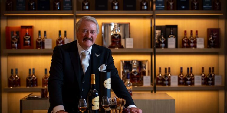 Richard Paterson, maestro destilador: “El whisky es para compartir”. “Proporciona calor y satisfacción”