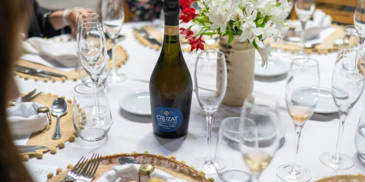 En su 20 aniversario, Bodega Cruzat lanza su primer espumoso 100% Malbec