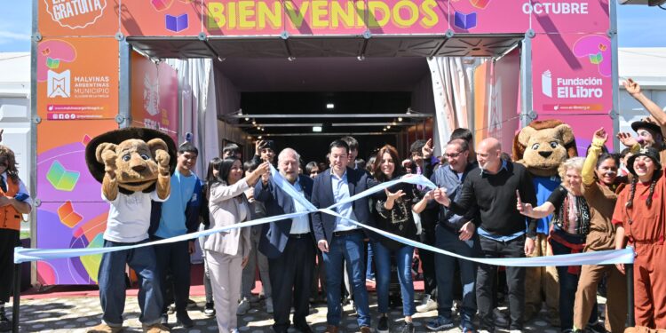 Quedó oficialmente inaugurada la Feria del Libro Malvinas Argentinas