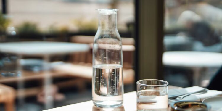 ¿Por qué se inventó el agua embotellada?