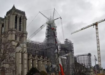 El coste del patrimonio: Notre Dame resurge de sus cenizas, pero ¿seguirá siendo gratuita para todos?