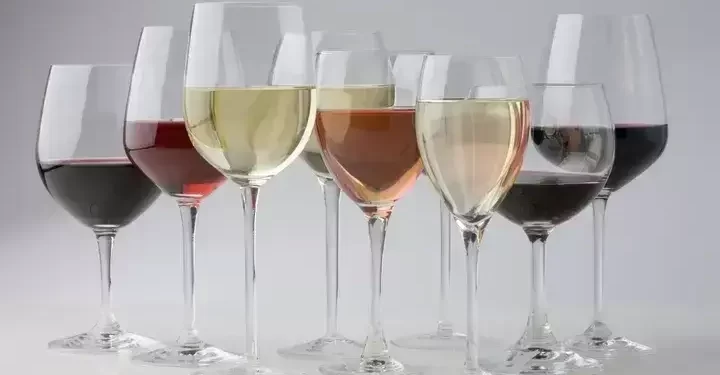 ¿Importa la forma de la copa de vino?