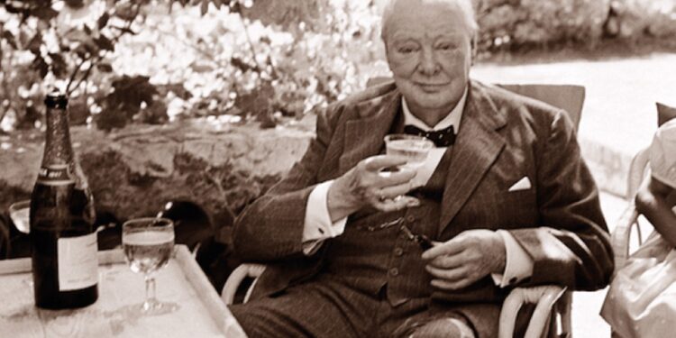 Cómo Winston Churchill bebió 42.000 botellas de champagne