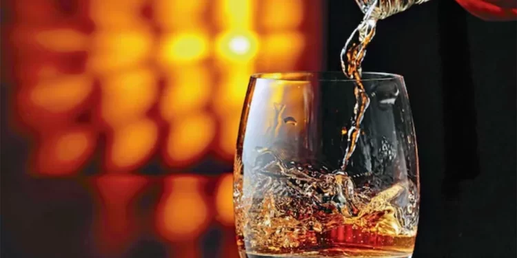 El efecto Trump. India reduce los aranceles aduaneros sobre el whisky bourbon al 50%