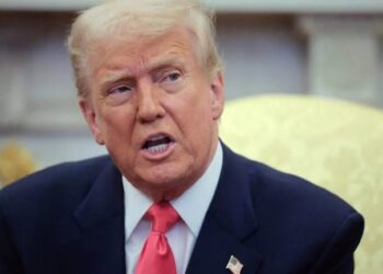 Trump amenaza con un arancel del 200% al alcohol en respuesta al impuesto de la UE al whisky