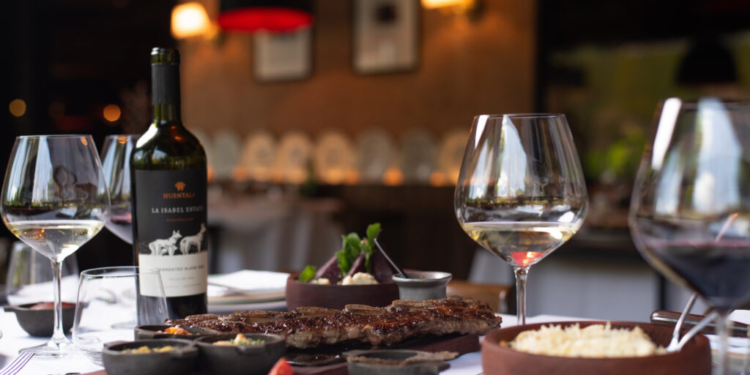 La Cabrera cumple un año en Mendoza y lo celebra con cena especial y peña electrónica