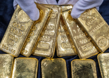 Refugio dorado: el oro rompe por primera vez la barrera de los 3.000 dólares