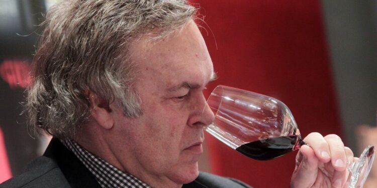Robert Parker, el crítico de vinos más influyente del mundo, acaba de publicar sus nuevas puntuaciones sobre España. Tres tintos de Rioja de menos de 10 euros superan los 90 puntos
