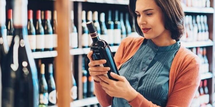 Copa amarga: Otra que los aranceles de Trump. Reino Unido encarece el vino con nuevos impuestos.