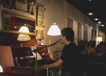 Es tendencia: los piano bares son los nuevos lugares de encuentro/ Los tres que están revolucionando la noche porteña, desde Chacarita hasta Retiro