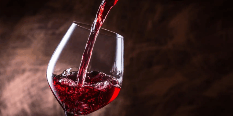 ¿Cuántas calorías tiene una copa de vino?