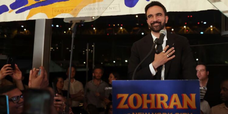Zohran Mamdani, el inmigrante musulmán progresista que aspira a gobernar Nueva York y plantar cara a Trump