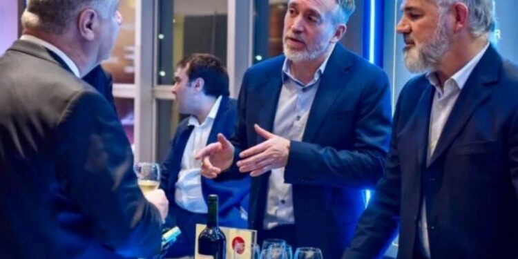 Martín Fierro 2025: por primera vez un vino bonaerense fue el elegido para los festejos de la gala