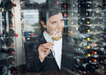 Mejor sommelier de la Argentina: “Alguien dijo que el vino no va con soda ni con hielo, y eso le hizo mucho mal”
