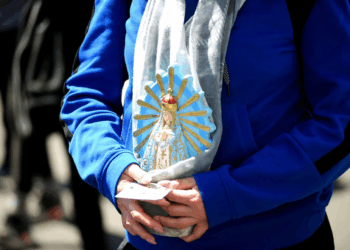 51° Peregrinación Juvenil a Luján: miles de fieles caminan bajo el lema “Madre, estamos en tus manos”