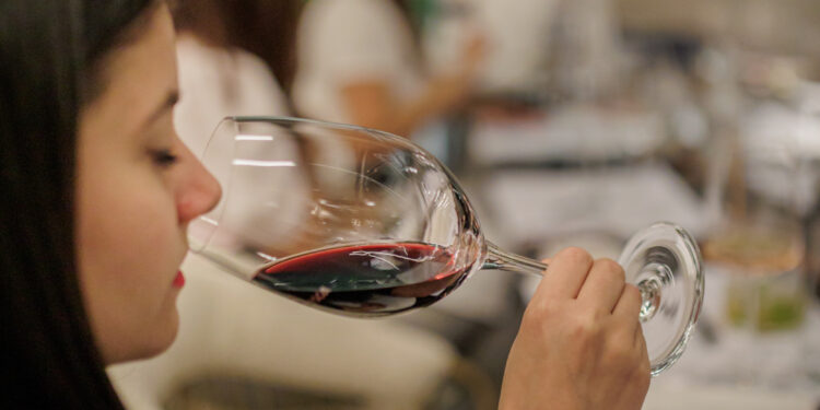 Entre copas y aromas: la propuesta del Grand Brizo Bel Air para despedir el año con una cata sensorial única