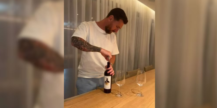 Lionel Messi revolucionó el verano con su forma de disfrutar el vino