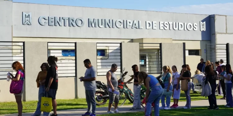 Más de 2.500 vecinos se inscribieron a los cursos 2026 del Centro Municipal de Estudios