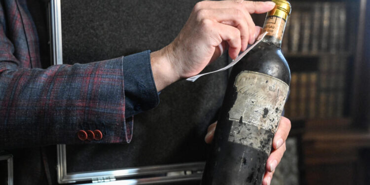Château d’Yquem 1892: el “vino cápsula del tiempo” que pasó 80 años bajo el piso de una capilla