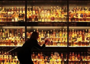 India abre su mercado al whisky británico: reducirá los aranceles del 150% al 40%