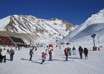 Dos emblemáticos centros de montaña vuelven a abrir sus puertas con propuestas diferentes para el invierno
