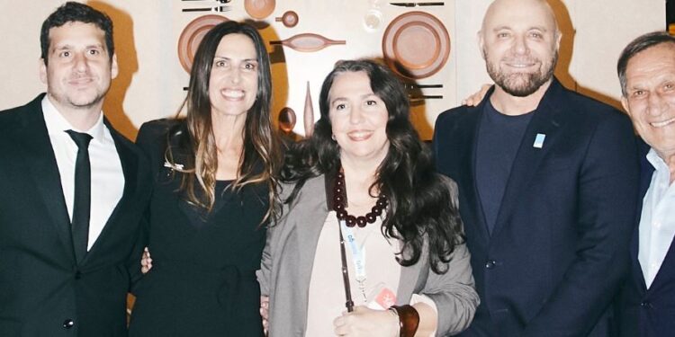 Volf convirtió su stand en Hotelga en una gran mesa de encuentrogastronómico