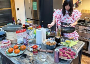 El estilo «messycore» ha llegado para quedarse y la escritora de moda Susie Lau se regocija en el caos.