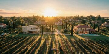 Fincas residenciales rodeadas de viñedos a sólo 65 kilómetros de CABA